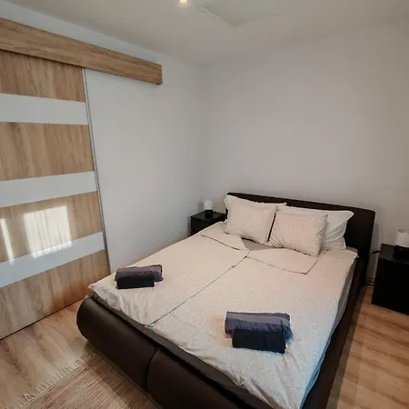 Apartmán Kz Sajat Partszakasszal *