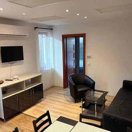 Kz Sajat Partszakasszal Apartmán Balatonboglár