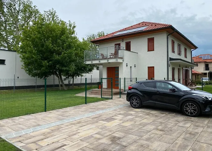 Kz Sajat Partszakasszal * Balatonboglár
