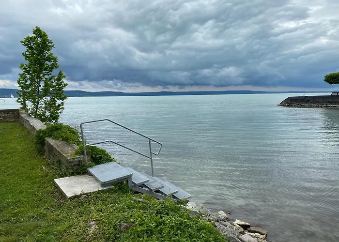 דירה Kz Sajat Partszakasszal