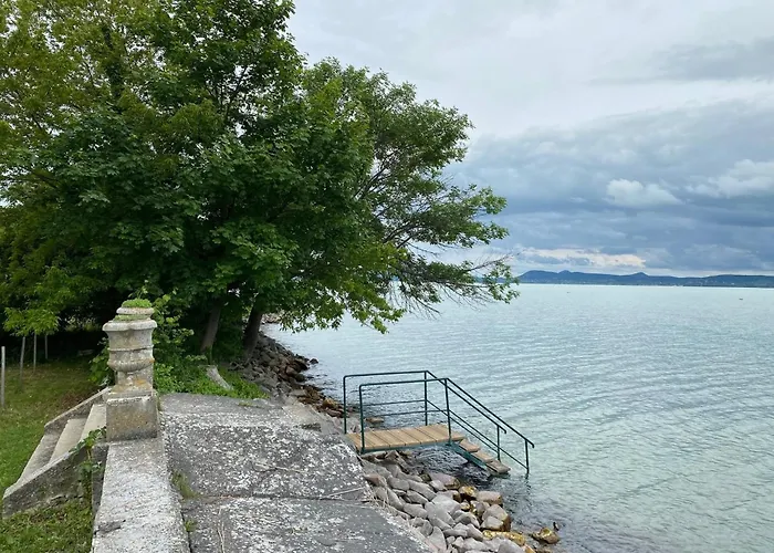 Kz Sajat Partszakasszal דירה