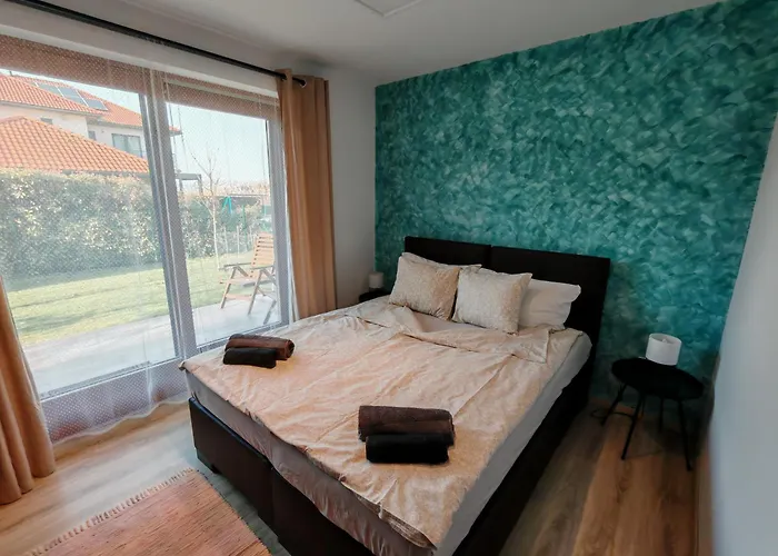 Kz Sajat Partszakasszal Apartmán Balatonboglár