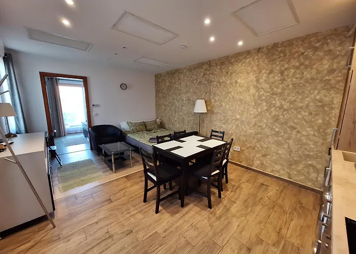Kz Sajat Partszakasszal Apartmán Balatonboglár